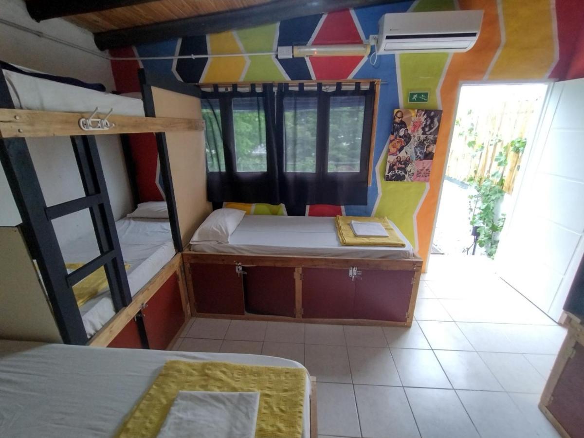 Cama en habitación compartida mixta de 6 camas