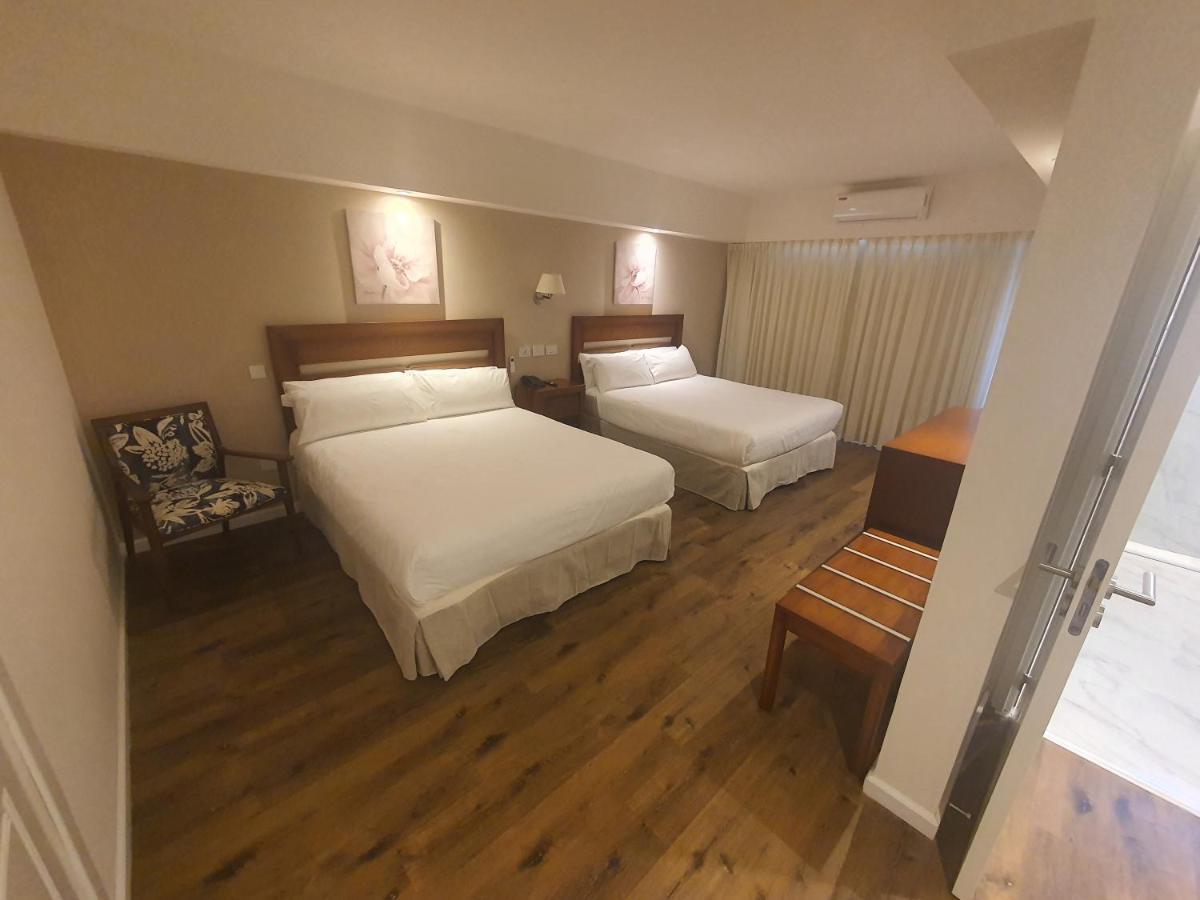 Habitación con 2 camas grandes - Adaptada para personas con discapacidad