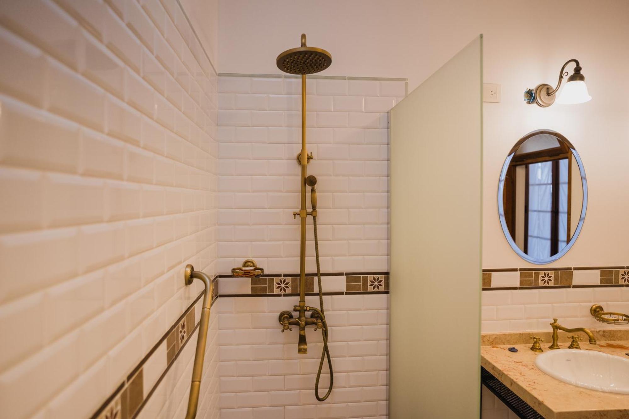 Quarto Superior com Cama de Casal ou 2 de Solteiro