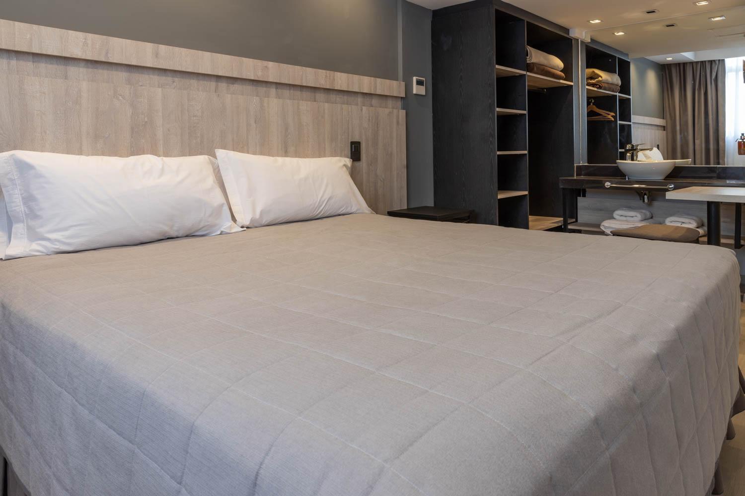 Quarto Duplo