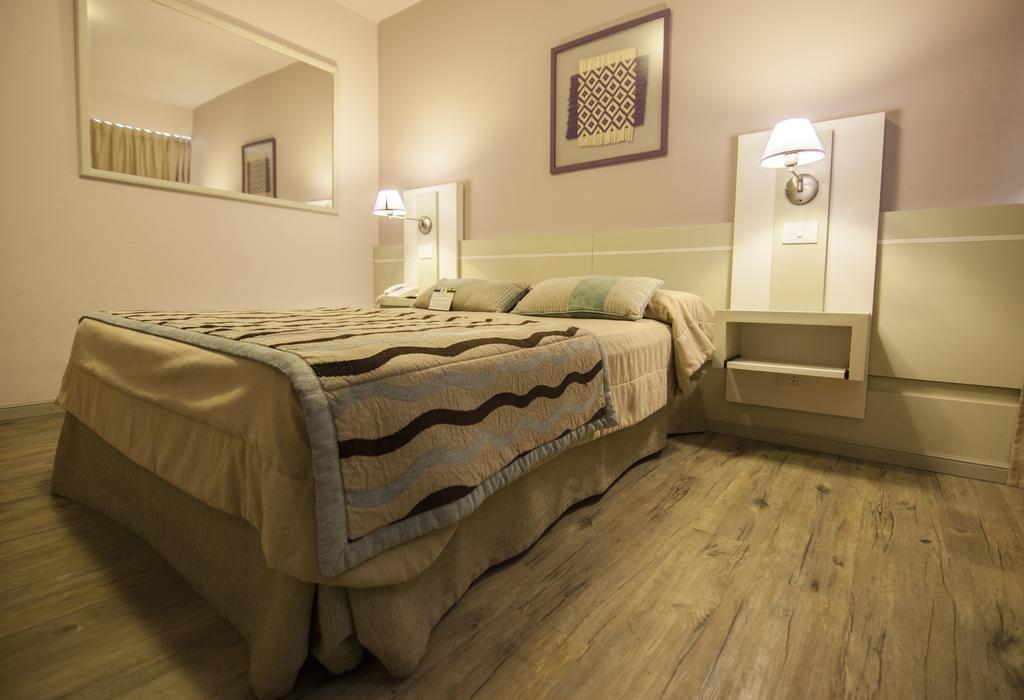 Quarto Duplo