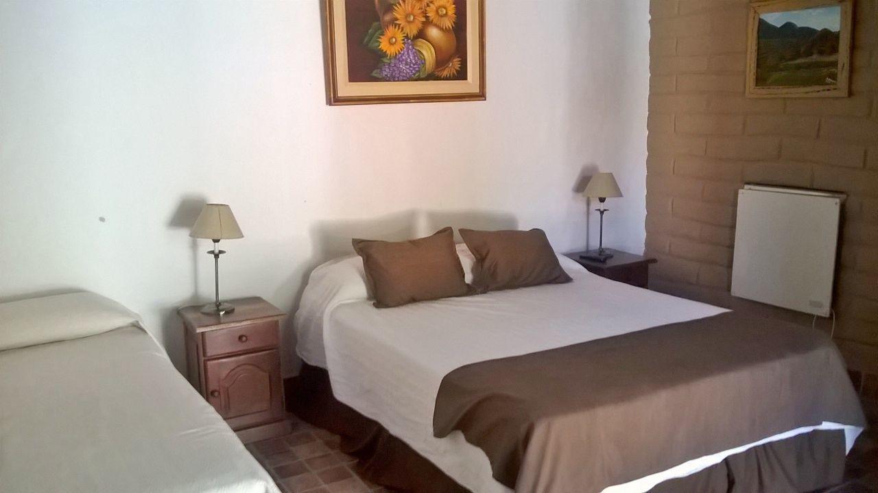 Quarto Triplo com Casa de Banho Partilhada