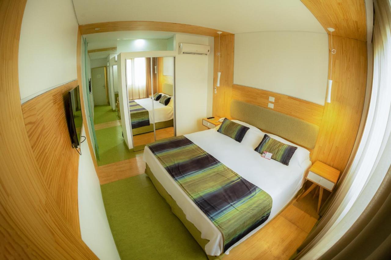 Quarto Quádruplo com Vista do Jardim