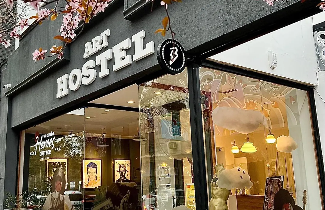 Black Star Art Hostel-1