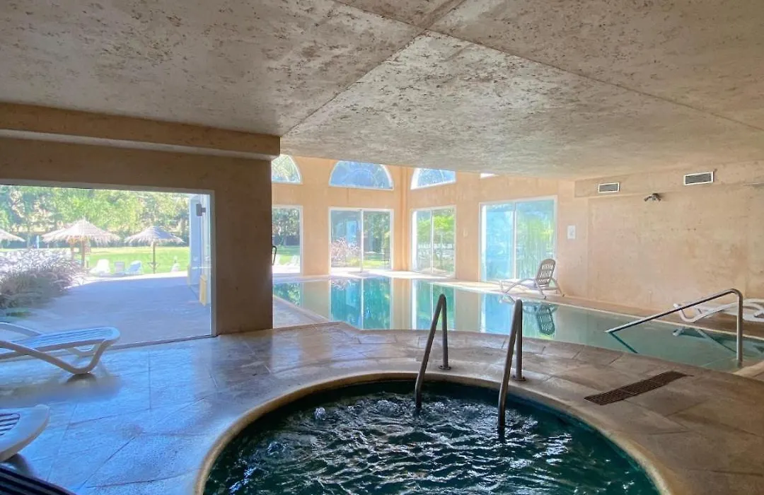 Howard Johnson Pilar Resort Spa & Convention Center-1