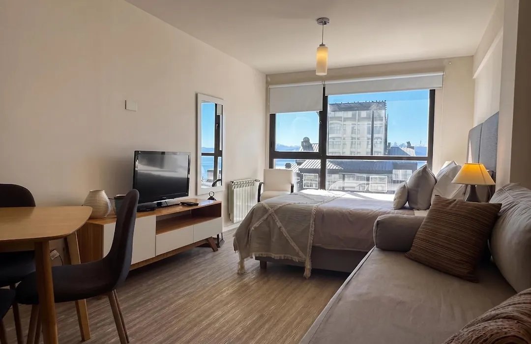 Urbana Suites&Studios 440-1