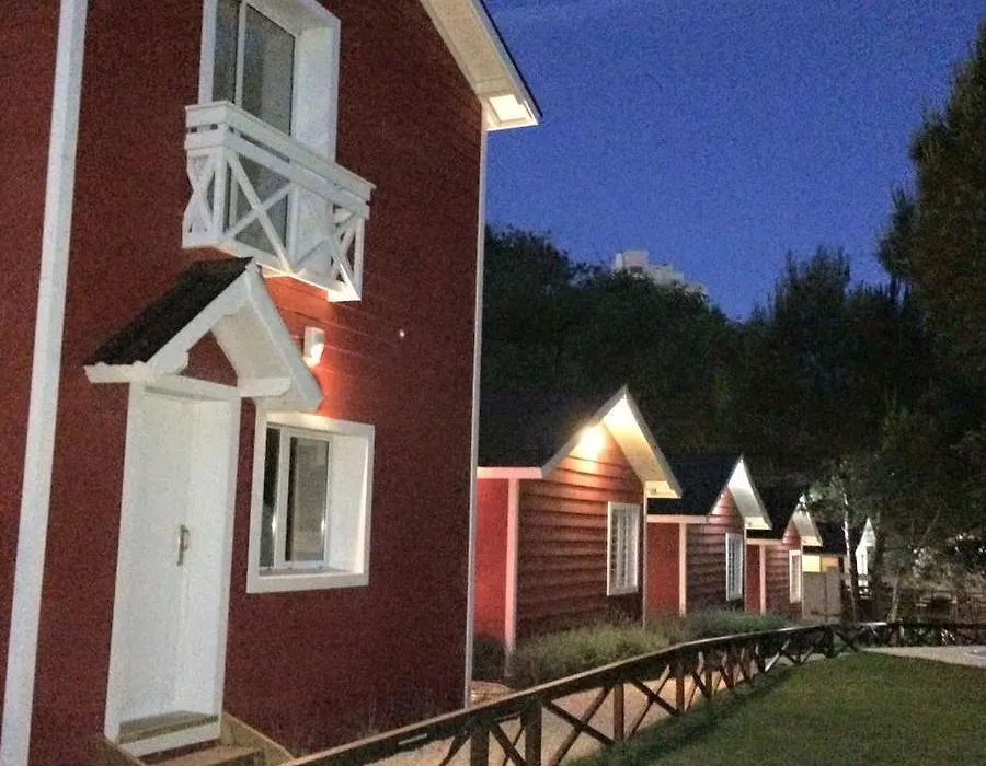Cabanas Rojas-1