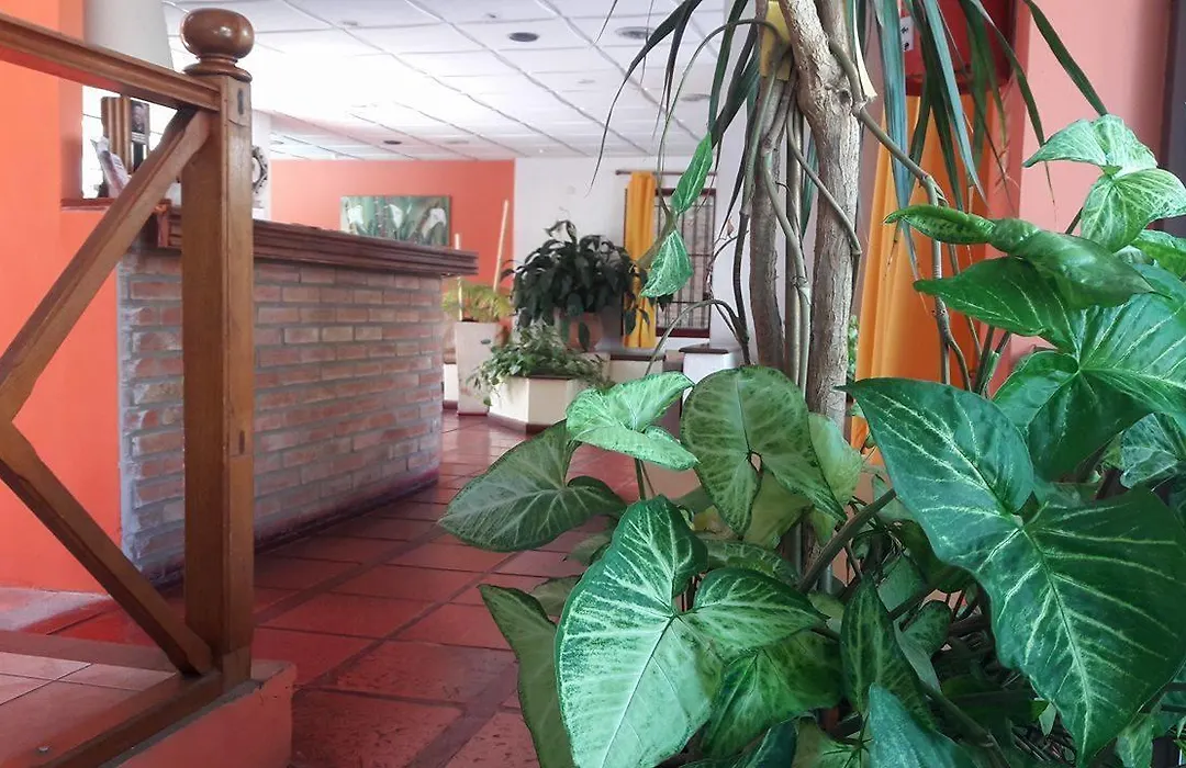 Hotel Jardin Del Lago-1