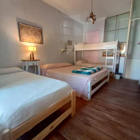 Mucho Bonito Hostel-3