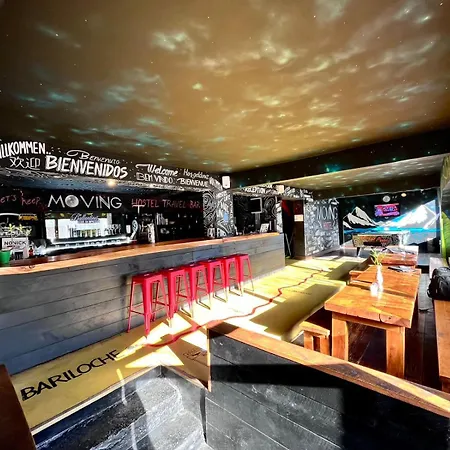 Moving Hostel Travel Bar-2