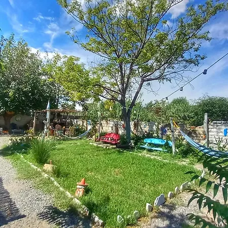 Huaka Hostel And Guest House-3