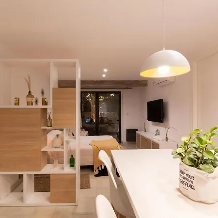Cbmona Suites-2