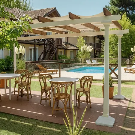 Apart Lawn Tennis Pinamar-3