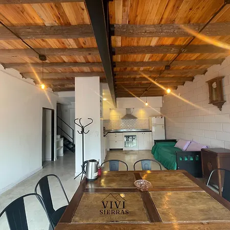 Vivisierras, Duplex de categoría centro Carlos Paz vista frente al lago, 3 dormitorios, 2 baños, acceso inteligente-2