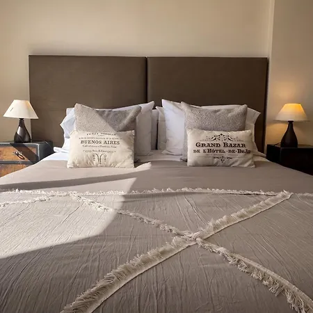Urbana Suites&Studios 440-2