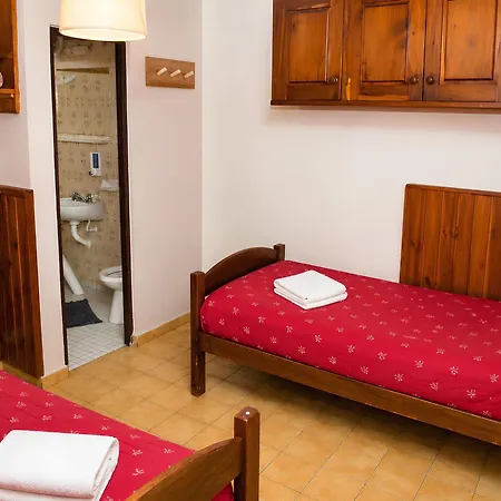 Hostel Inn Bariloche (Adults Only)-2