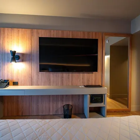 Altos Ushuaia Hotel & Resto-2