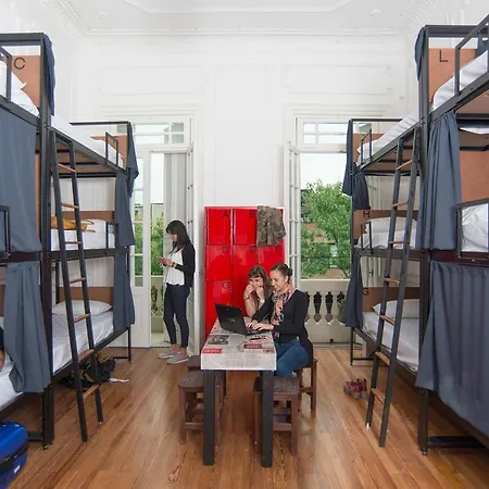 70 30 Hostel-3