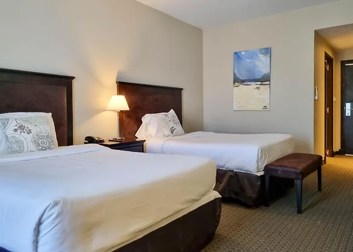 Howard Johnson & Convention Center Madariaga -