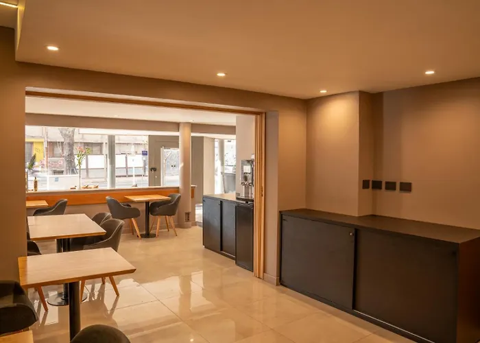 Urbana Suites