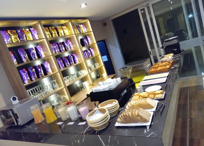 Hotel Alvarado Suites