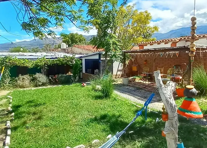 Huaka Hostel And Guest House