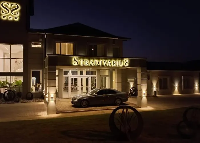 Stradivarius Boutique