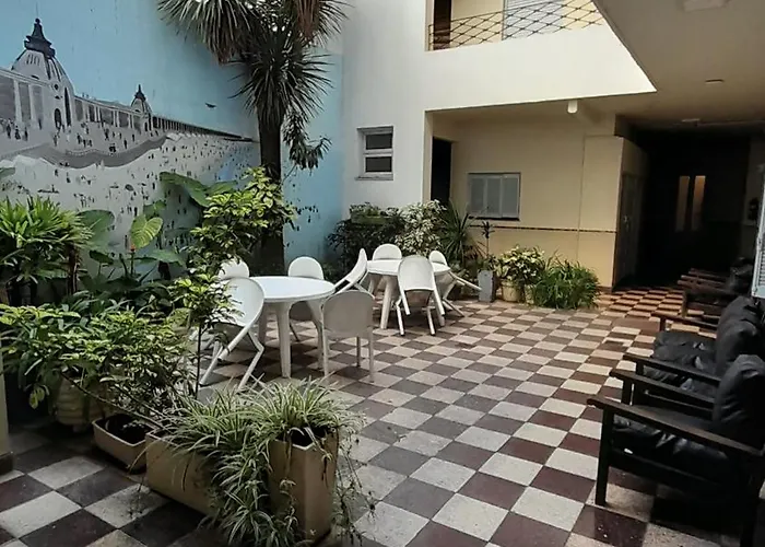 Hotel Raglan