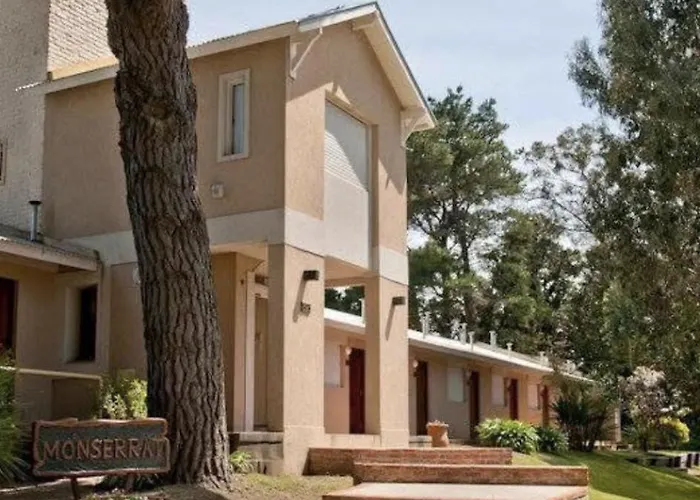 Monserrat Bungalows Con Pileta Y Parrilla