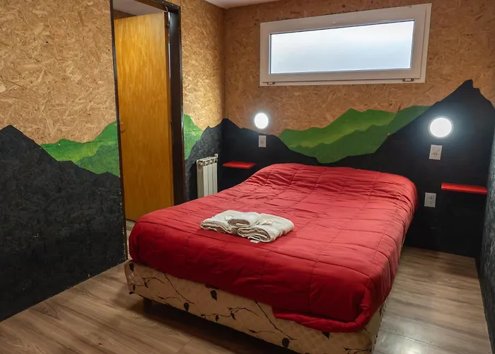 Moving Hostel Travel Bar