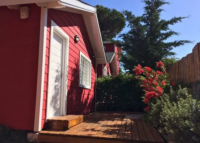 Cabanas Rojas